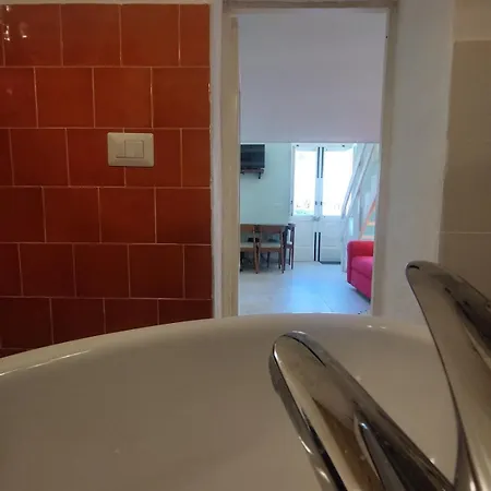 Quiet In Old Town With Private Entrance Apartment Lecce